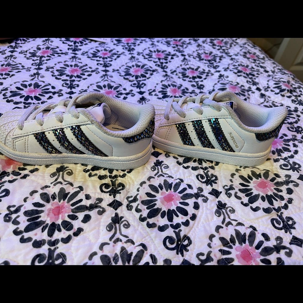Toddler girls Adidas Superstar shoes